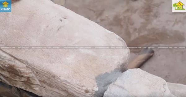 Kỹ Thuật Mài Đá Cổ Thạch Xây Hồ Cá Koi